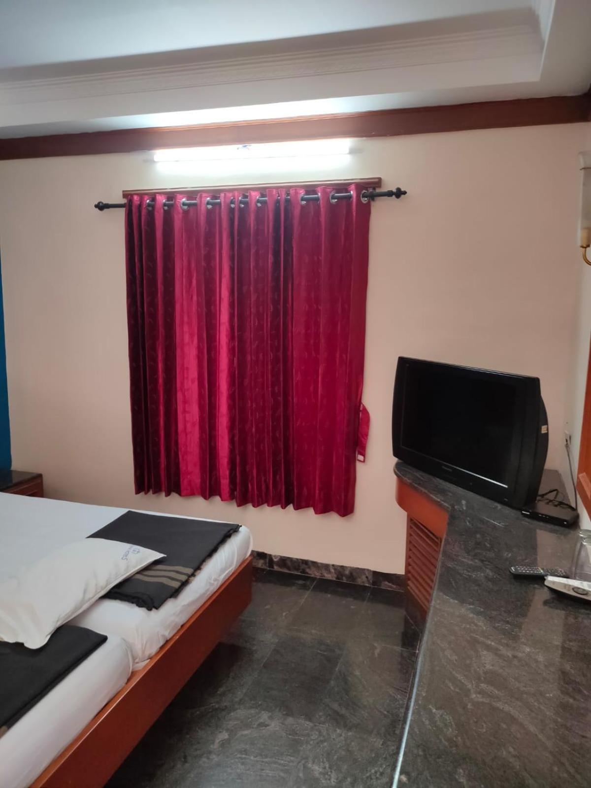 Anjana Hotels Theni Εξωτερικό φωτογραφία